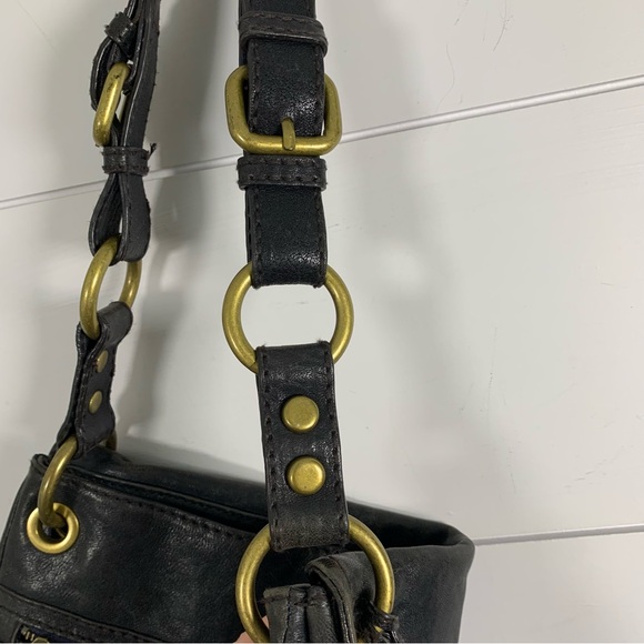 NWOT Fossil Black Glazed Leather Handbag Shoulder Fold Over Key & Lock Charms - Picture 3 of 13